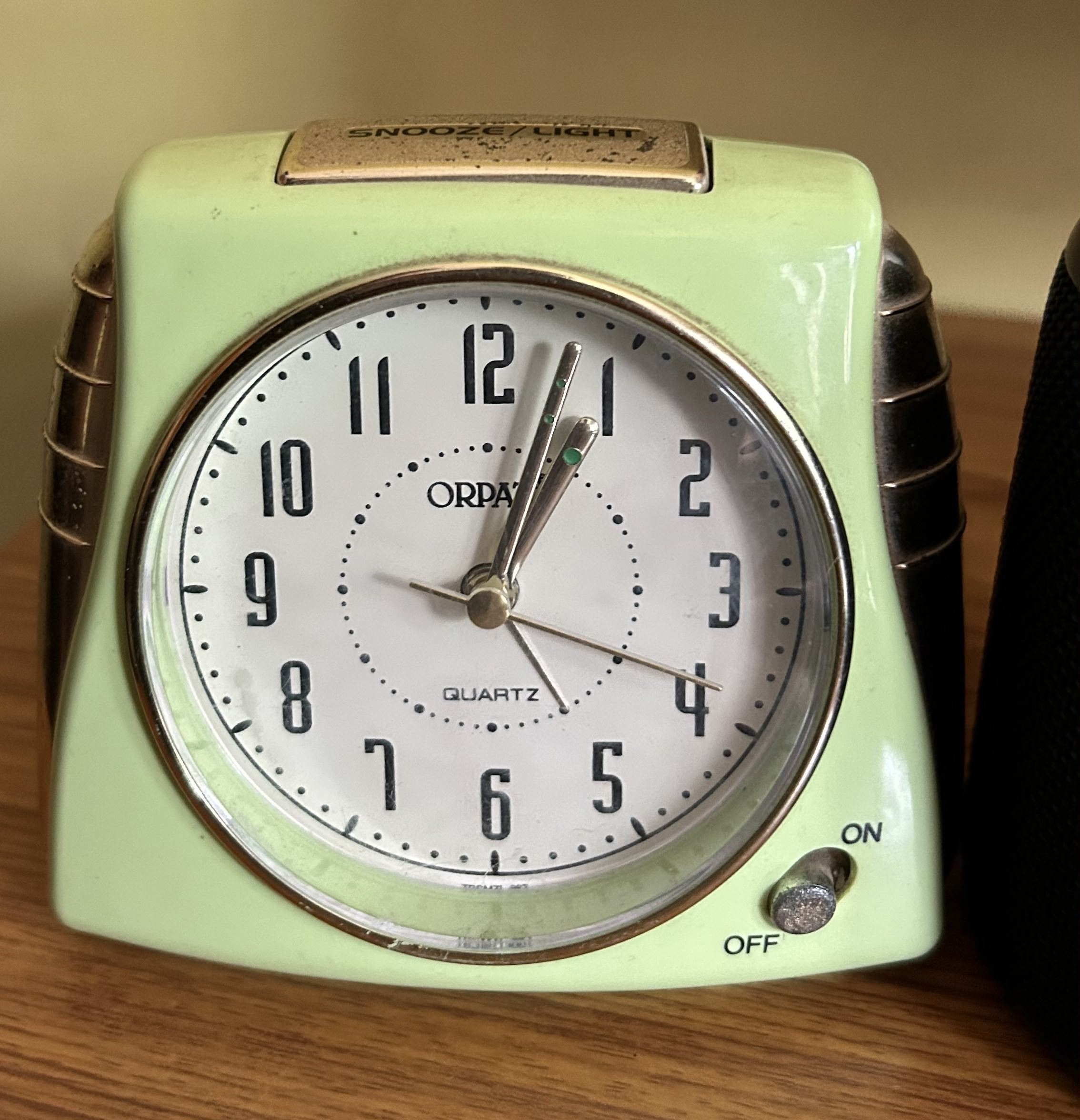 table clock